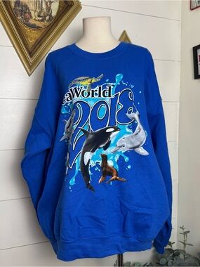 Men’s Sea World Blue Crew Neck Pullover Sweater 2018 Large Whale Dolphins Seal